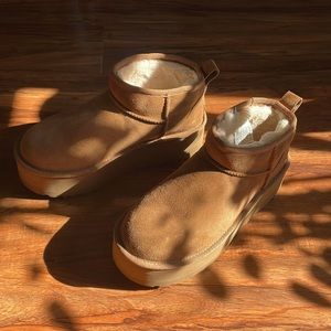 UGG Ultra Mini Platform
